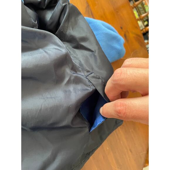 OshKosh B'Gosh Toddler Jacket Size 2T Pockets Blue Black Has Small Interior Flaw - Picture 11 of 14